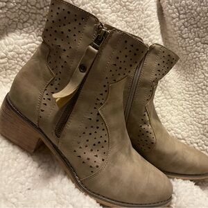 Pierre Dumas 9 gray zip perforated boots brown also listed faux leather